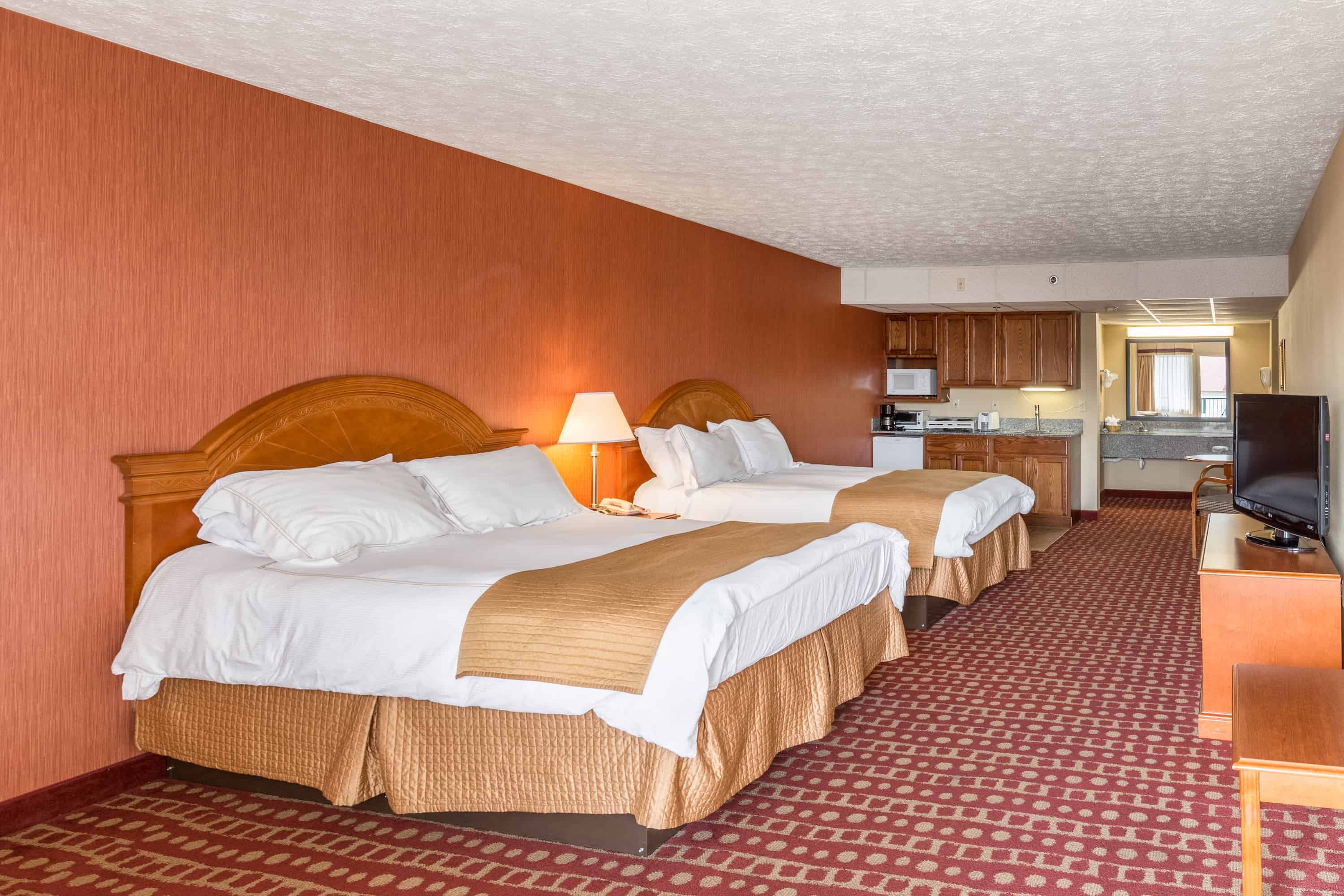 4 Advantages of Booking Our Pigeon Forge Hotel with ...