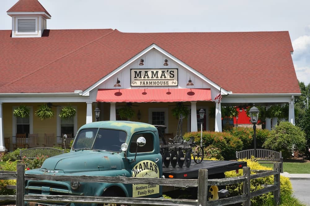 Mama's Farmhouse in Pigeon Forge TN