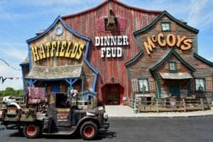 hatfield and mccoy dinner show in pigeon forge